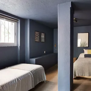 Renovated Charming With Terrace In Lapa Lisboa